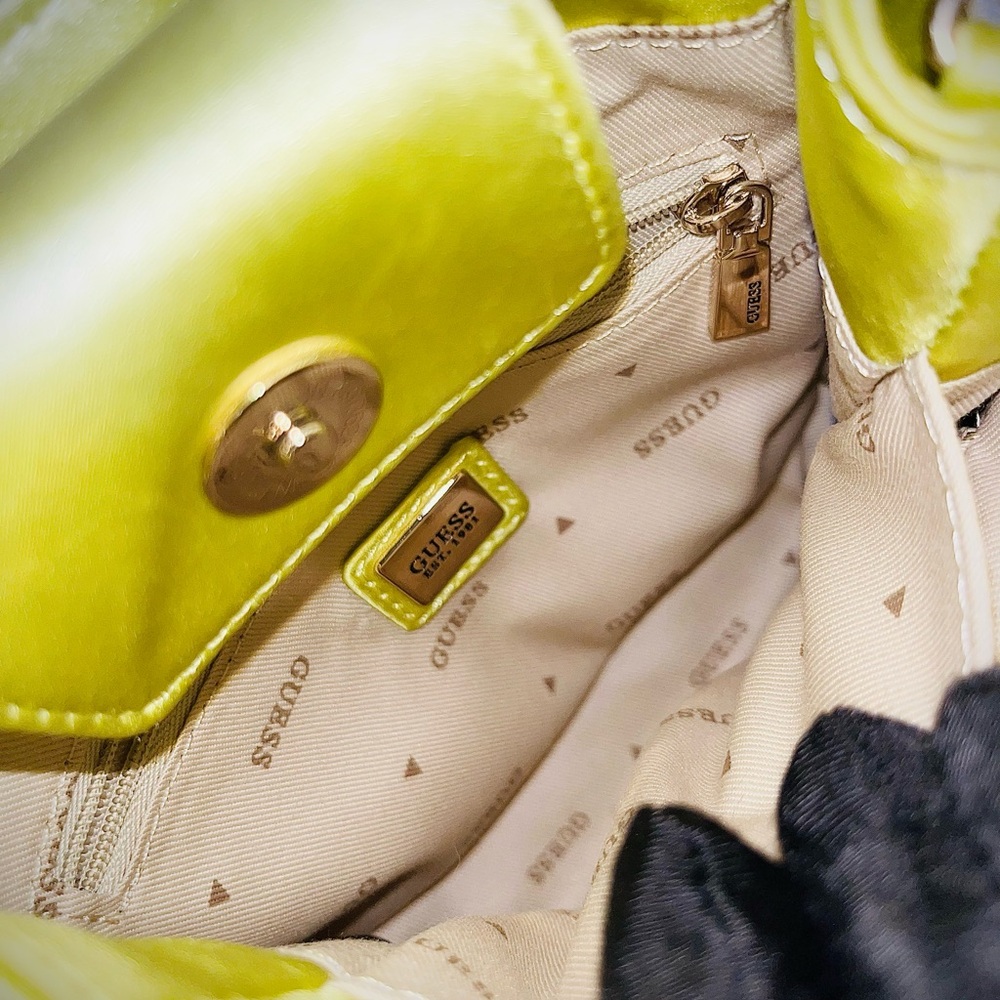 💚 GUESS Lime Green Mini Tote – Y2K Era - Picture 7 of 12